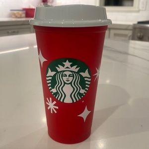 Starbucks 2022 Red Star Print Cup Day Grande Hot Cup with Lid 16 Oz.